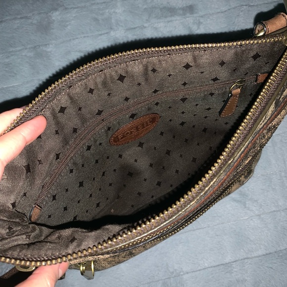Fossil | "Explorer" Metallic Cross-Body Bag 🤩 - Picture 5 of 11
